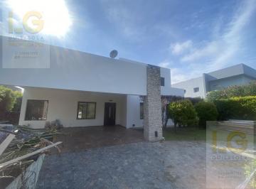Casa · 260m² · 5 Ambientes · 2 Cocheras · Casa en Venta en Fincas de Iraola 2