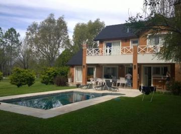 Casa · 290m² · 6 Ambientes · 3 Cocheras · Casa en Venta Country Los Cardales 4 Dorm. Galería Parrilla Jardín Pileta Apto Credito