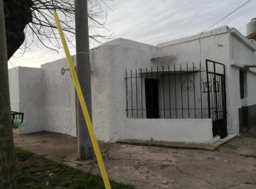 Casa · 150m² · 2 Ambientes · 1 Cochera · Casa en Venta - 1 Dormitorio 5 Baños - 212 m² - Ensenada