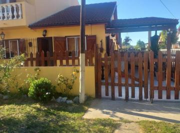 Casa · 95m² · 5 Ambientes · 1 Cochera · Duplex en Venta - 3 Dorm. 2 Baños - 95 m² - Mar del Tuyu