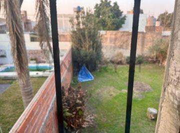 Casa · 127m² · 6 Ambientes · 2 Cocheras · Venta de Casa de 3 Dorm. con Escritorio en Los Hornos, La Plata