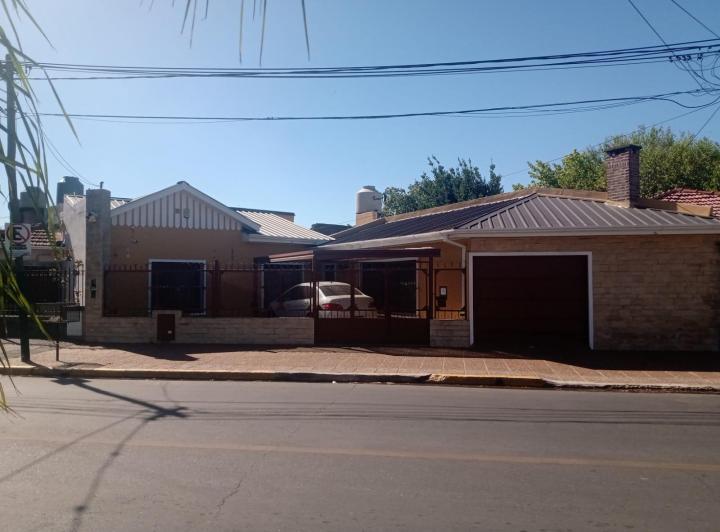 Casa · 150m² · 6 Ambientes · 2 Cocheras
