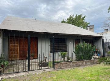 Casa de 4 ambientes, Morón · Chalet a Refaccionar en Castelar Sur, Barrio Sere