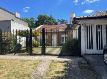 Casa · 160m² · 4 Ambientes · Venta Casa 4 Ambientes C/ Cochera