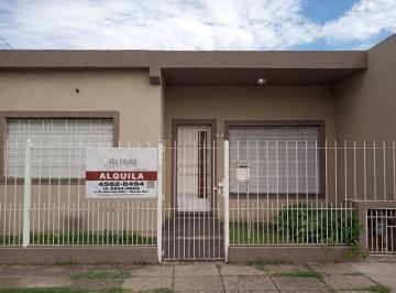 Casa · 110m² · 3 Ambientes · 1 Cochera · Alquiler Casa de 3 Amb con Cochera - Moron