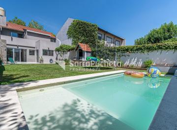 Casa · 145m² · 5 Ambientes · 2 Cocheras · Venta Casa 5 Ambientes con Piscina y Cochera en Haedo.