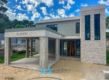 Casa de 4 ambientes, Costa Esmeralda · Venta Estrena Casa Detalles en Hormigon Costa Esmeralda Barrio Deportiva