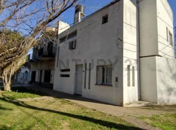 Casa · 94m² · 3 Ambientes · Venta - Casa de 2 Dorm. - Barrio Parque Casado