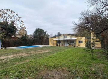 Casa · 80m² · 3 Ambientes · Venta Casa con Piscina Paso del Rey