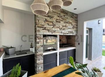 Casa · 283m² · 9 Ambientes · Casa en Venta