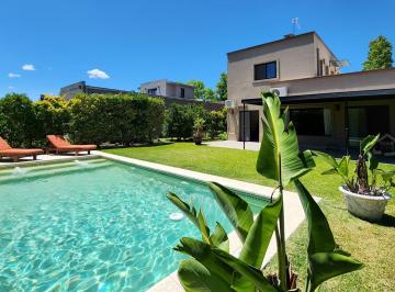 Casa de 6 ambientes, Tigre · Excelente Casa en Venta en Barrio Santa Clara