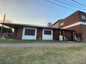 Casa de 4 ambientes, Valeria del Mar · Casa con 3 Dorm.