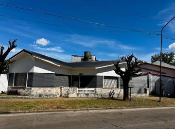 Casa de 5 ambientes, Hurlingham · ¡Retasado! Oportunidad. Casa Principal Más Dos Departamentos a Terminar
