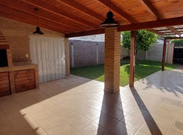 Casa de 6 ambientes, Córdoba · Dueño Vende Casa Amplia con Quincho, Jardín y Cochera Doble