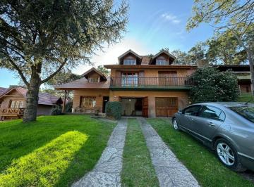 Casa · 223m² · 8 Ambientes · 3 Cocheras · Casa Av Shaw - Pinamar Norte