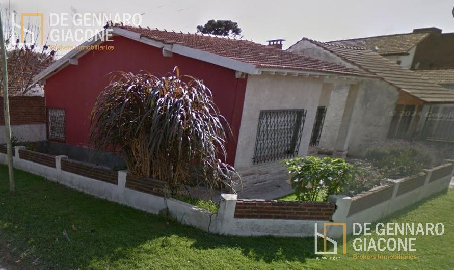 Casa 3 amb, 234m² a reciclar con garage y amplio patio — Caisamar