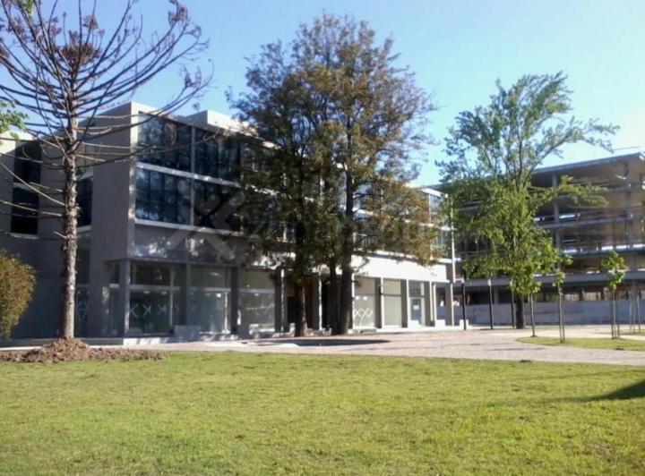 Local comercial · 97m² · 1 Cochera