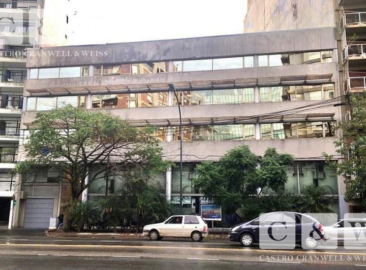 Oficina comercial · 353m² · 1 Cochera