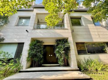 Casa · 818m² · 8 Ambientes · 8 Cocheras · Casa en Venta en La Lucila, Vicente Lopez.