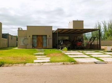 Casa · 144m² · 4 Ambientes · Casa en Venta