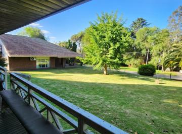Casa · 300m² · 4 Ambientes · 4 Cocheras · Chalet Sobre Tres Lotes en Sierra de Los Padres