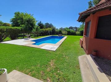 Casa · 227m² · 7 Ambientes · Oportunidad Venta Casa en Golfer´s Country Club Apto Credito