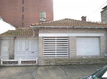 Casa · 120m² · 3 Ambientes · Venta Casa Zona Guemes.