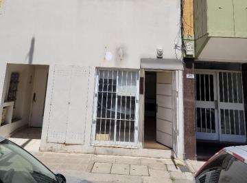Local comercial · 42m² · 2 Ambientes · Sin Expensas - Divino Local de 2 Ambientes con Patio y Lavadero - Inmejorable Ubicación