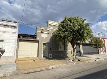 Casa · 180m² · 4 Ambientes · 1 Cochera · Casa - Tolosa