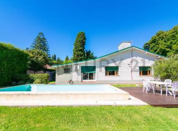 Casa · 130m² · 4 Ambientes · 2 Cocheras · Casa de 3 Dorm. en Venta en City Bell