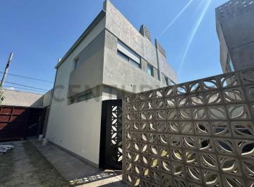 Casa · 82m² · 3 Ambientes · Duplex de 2 Dorm. en Venta en Ringuelet