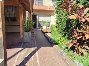PH · 220m² · 4 Ambientes · PH en Victoria