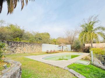 Casa · 250m² · 5 Ambientes · 2 Cocheras · Apta Crédito: Casa de 3 Dorm. en Venta en El Talar de Mendiolaza