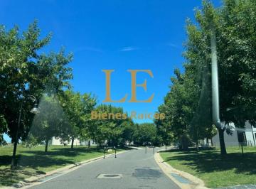 Terreno · 748m² · Venta Lote