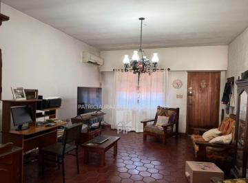PH · 81m² · 3 Ambientes · PH en Venta en Villa Sarmiento
