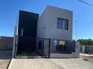 Casa · 99m² · 3 Ambientes · Venta Duplex 2 Dormtorios a Estrenar, andalhue, Bella Vista, Plottier