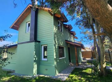 PH · 100m² · 4 Ambientes · 1 Cochera · Casa Tipo PH en Venta Barrio Nahuel Malal Km 12 - Bariloche 3 Dorm. - 2 Baños a Estrenar
