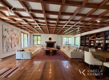 Casa · 500m² · 4 Ambientes · 6 Cocheras · Casa en Alquiler en Boating - San Isidro
