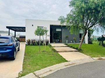 Casa · 160m² · 4 Ambientes · 1 Cochera · Casa en Venta Barrio Santa Elena - Pilar del Este
