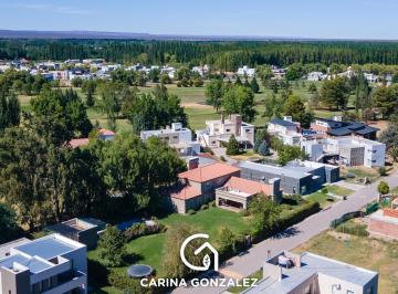 Casa · 390m² · 5 Ambientes · Venta Casa 4 Dorm. Barrio Privado Comahue Golf Club - Neuquén