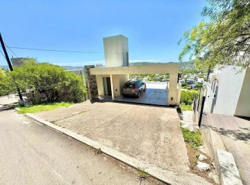 Casa · 136m² · 6 Ambientes · 2 Cocheras · Casa en Venta en Terrazas de La Estanzuela