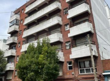 Departamento · 65m² · 3 Ambientes · Venta Depto 3 Amb con Balcon Al Contrafrente!