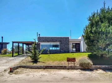Casa · 140m² · 5 Ambientes · Casa en Venta en 1 Planta 3 Dorm. Costa Esmeralda Senderos 1