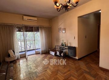 Departamento · 68m² · 3 Ambientes · Bacacay Al 4100 - T/al Frente 68 m² Impecable Baulera Balcon Todo Sol T/externo
