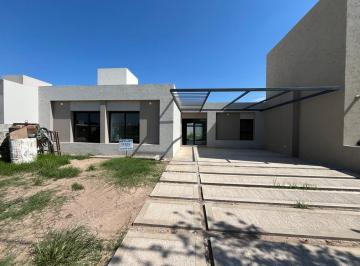 Casa de 4 ambientes, Villa Allende · B° Comarca de Allende - 3 Dorm. - Consultas