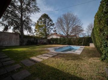 Casa · 145m² · 4 Ambientes · 2 Cocheras · Casa en Venta de 3 Dorm. en City Bell 465 y 13c