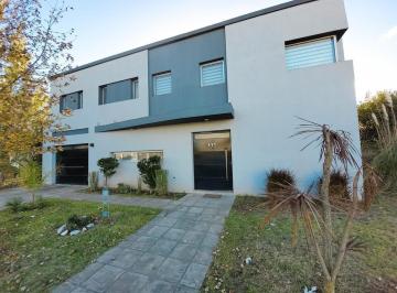 Casa · 200m² · 5 Ambientes · Casa - Altos de Hudson II