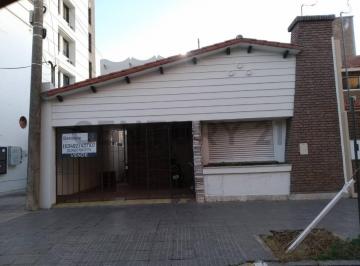 Casa · 119m² · 4 Ambientes · 1 Cochera · Casa en Venta Céntrica en Rafaela