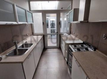 Casa · 175m² · 4 Ambientes · 1 Cochera · Se Vende Casa en Rafaela Barrio 30 de Octubre