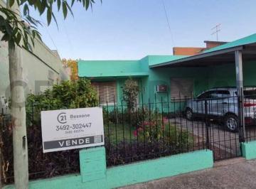 Casa · 120m² · 4 Ambientes · 1 Cochera · Se Vende Propiedad 3 Dorm.